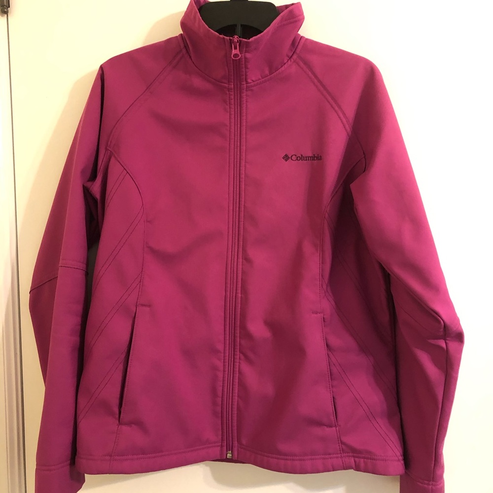 Women’s Columbia soft shell jacket